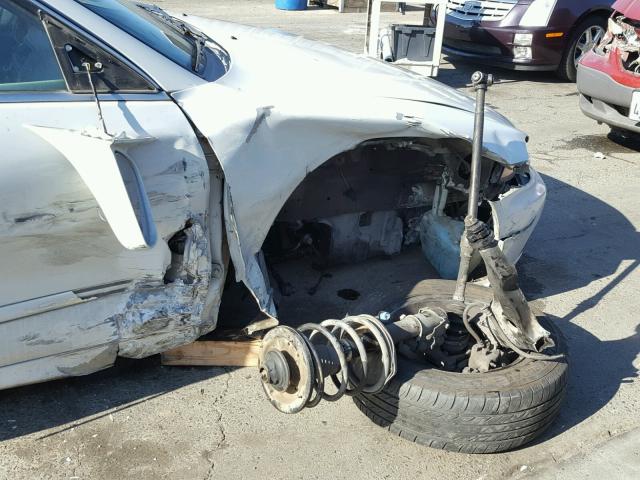 4A3AA46G33E097261 - 2003 MITSUBISHI GALANT ES WHITE photo 9