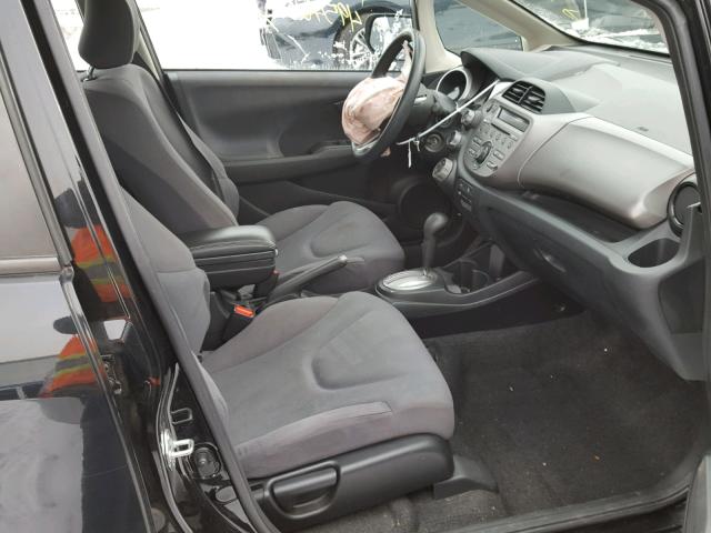 JHMGE8H32DC024266 - 2013 HONDA FIT შავი ფოტო 5