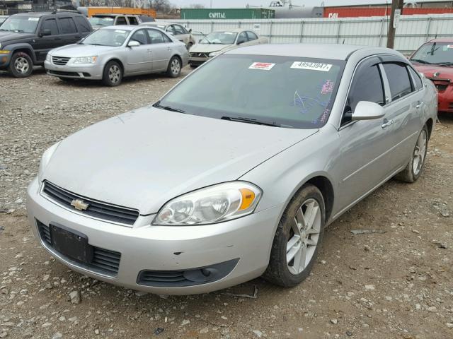 2G1WU58R679392974 - 2007 CHEVROLET IMPALA LTZ SILVER photo 2