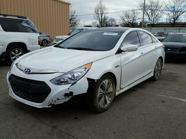 KMHEC4A47DA074906 - 2013 HYUNDAI SONATA HYB WHITE photo 2