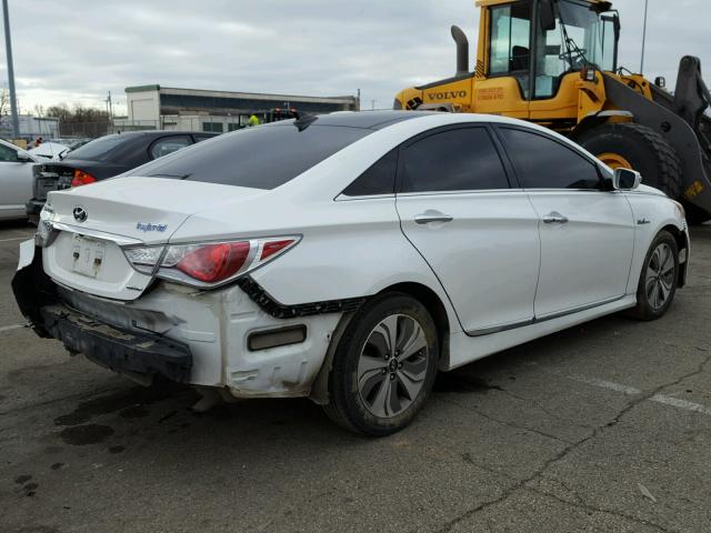 KMHEC4A47DA074906 - 2013 HYUNDAI SONATA HYB WHITE photo 4