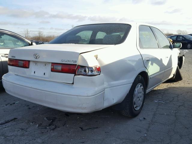 4T1BG22K7VU788740 - 1997 TOYOTA CAMRY CE WHITE photo 4