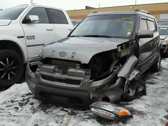 KNDJT2A24B7213387 - 2011 KIA SOUL + GRAY photo 2