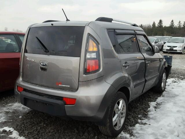 KNDJT2A24B7213387 - 2011 KIA SOUL + GRAY photo 4