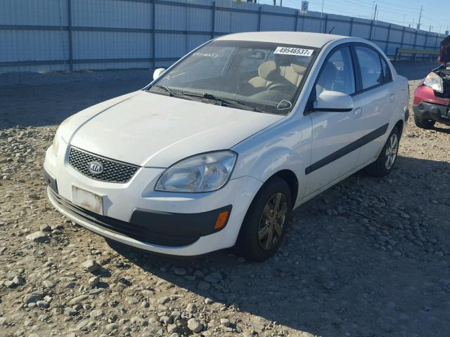 KNADE123886374135 - 2008 KIA RIO BASE WHITE photo 2