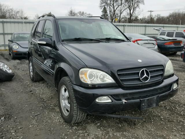 4JGAB54E32A358509 - 2002 MERCEDES-BENZ ML 320 BLACK photo 1