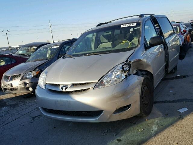 5TDZK23C77S036438 - 2007 TOYOTA SIENNA CE SILVER photo 2