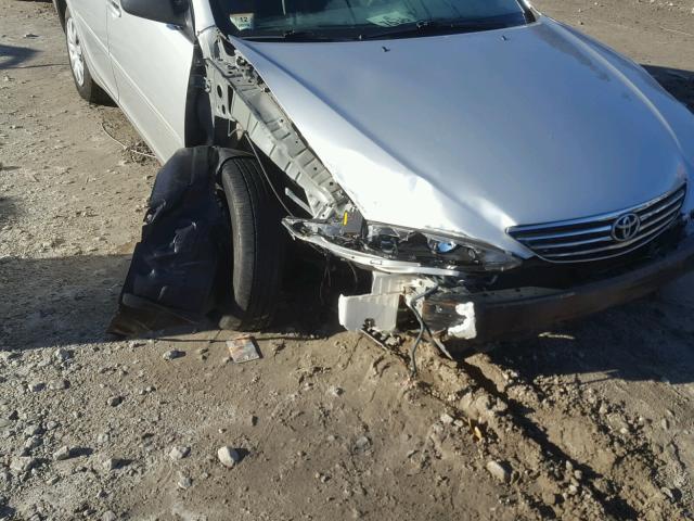 4T1BE32KX5U543975 - 2005 TOYOTA CAMRY LE 灰色 照片 9