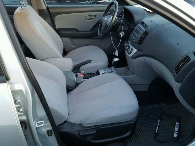 KMHDU46D58U550656 - 2008 HYUNDAI ELANTRA GL SILVER photo 5