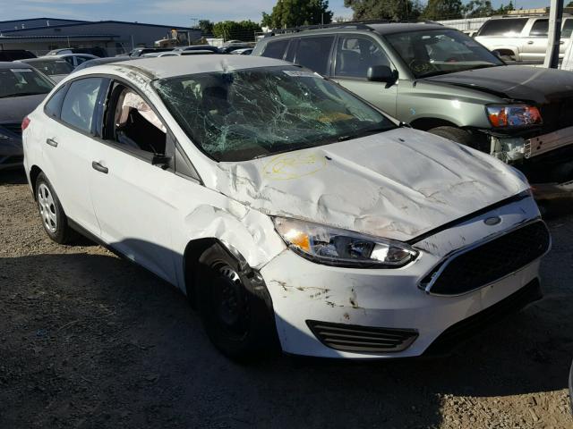 1FADP3E21HL333297 - 2017 FORD FOCUS S WHITE photo 1