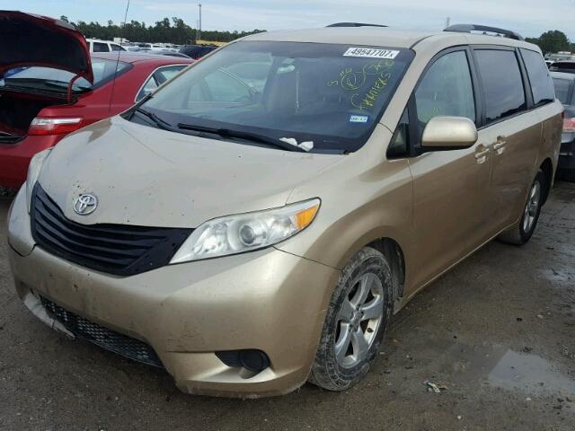 5TDKK3DC5CS224956 - 2012 TOYOTA SIENNA LE GOLD photo 2