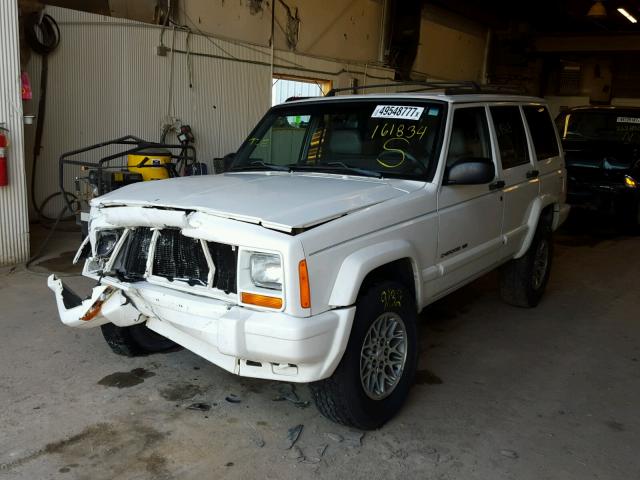 1J4FJ78S8WL161834 - 1998 JEEP CHEROKEE L WHITE photo 2