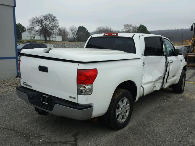 5TFDV54148X077203 - 2008 TOYOTA TUNDRA CRE WHITE photo 4