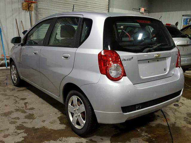 KL1TD66E99B335774 - 2009 CHEVROLET AVEO LS SILVER photo 3