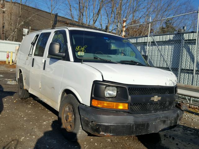 1GCFH15T341176049 - 2004 CHEVROLET EXPRESS G1 WHITE photo 1