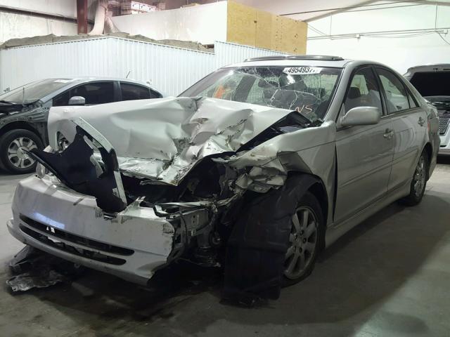 4T1BA32K54U028800 - 2004 TOYOTA CAMRY SE SILVER photo 2