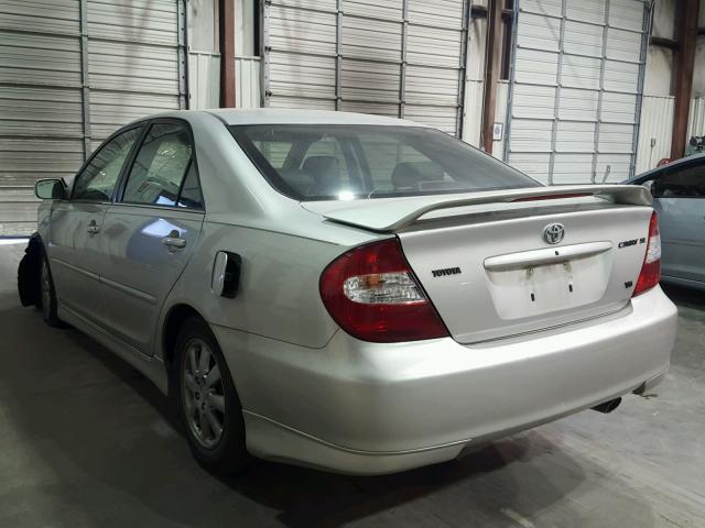 4T1BA32K54U028800 - 2004 TOYOTA CAMRY SE SILVER photo 3