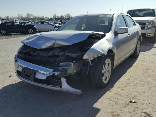 3FAHP0HG0CR377325 - 2012 FORD FUSION SE GRAY photo 2