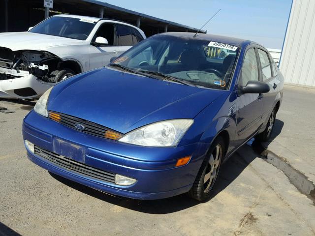 1FAFP38322W207324 - 2002 FORD FOCUS ZTS BLUE photo 2