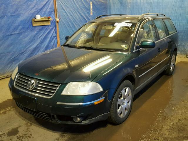 WVWWH63B02E425839 - 2002 VOLKSWAGEN PASSAT GLX GREEN photo 2