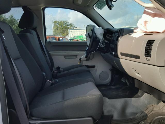 1GC2CVCG7DZ364942 - 2013 CHEVROLET SILVERADO WHITE photo 5