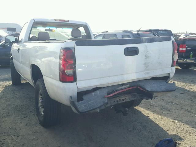 1GCHC24U04E274150 - 2004 CHEVROLET SILVERADO WHITE photo 3