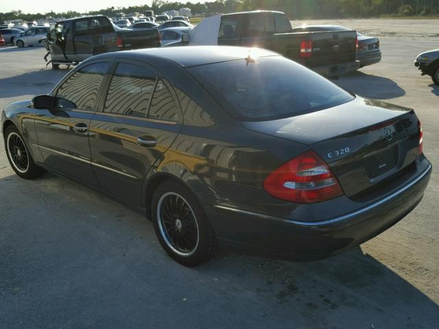 WDBUF65J33A210805 - 2003 MERCEDES-BENZ E 320 GRAY photo 3