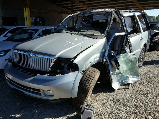 5LMFU275X5LJ10385 - 2005 LINCOLN NAVIGATOR 灰色 照片 2