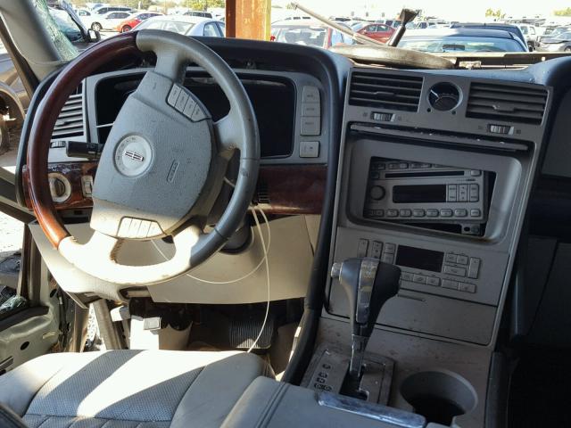5LMFU275X5LJ10385 - 2005 LINCOLN NAVIGATOR 灰色 照片 9