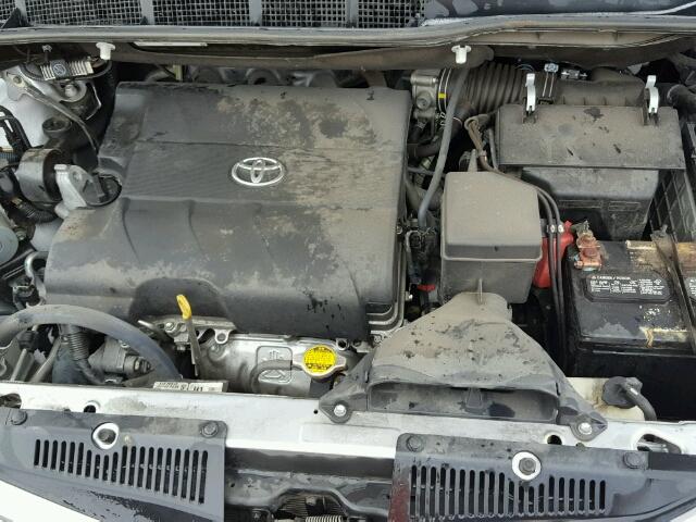 5TDYK3DC7FS684490 - 2015 TOYOTA SIENNA XLE SILVER photo 7