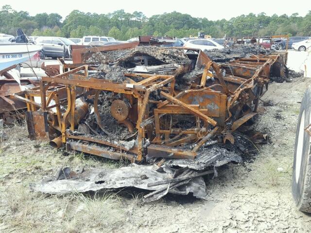 4UZACJDC17CZ16759 - 2007 FREIGHTLINER CHASSIS X BEIGE photo 4