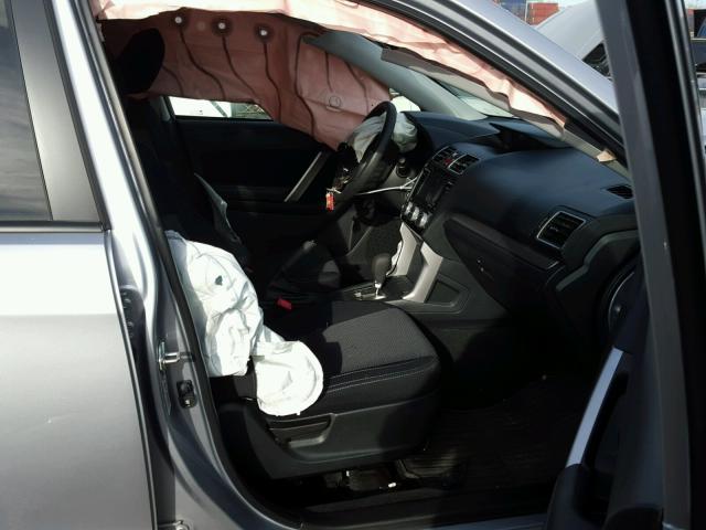 JF2SJAFC7GH415570 - 2016 SUBARU FORESTER 2 SILVER photo 5
