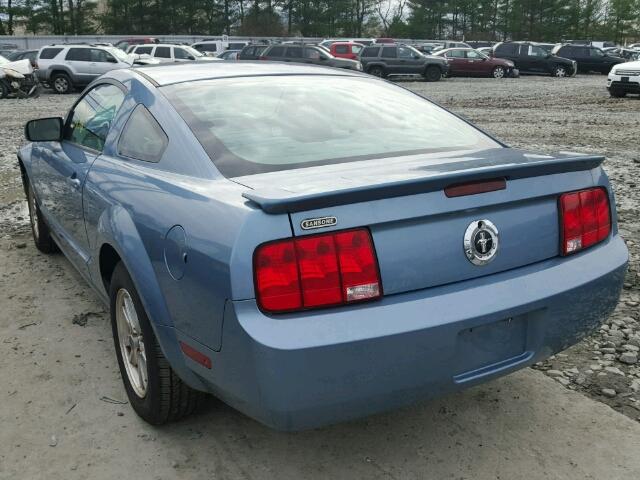1ZVHT80N685115685 - 2008 FORD MUSTANG BLUE photo 3