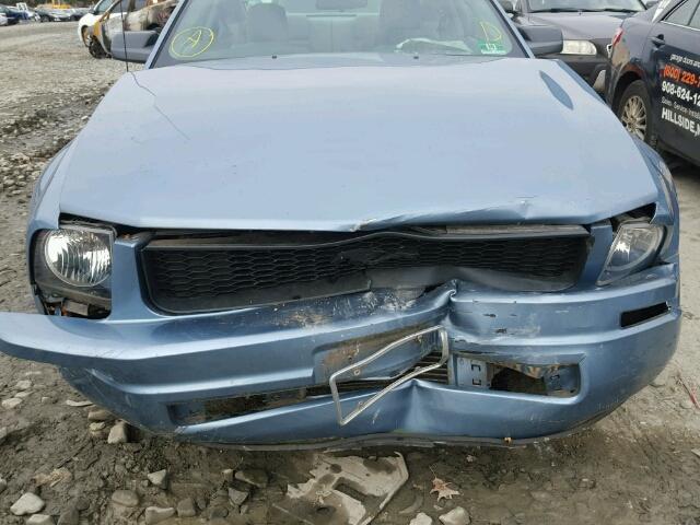 1ZVHT80N685115685 - 2008 FORD MUSTANG BLUE photo 9