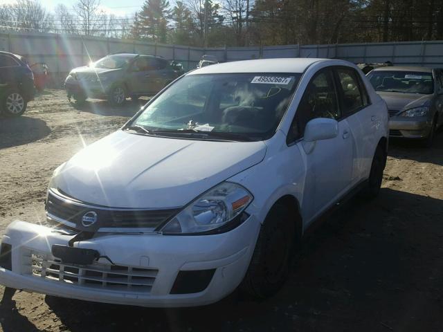 3N1BC11E18L367037 - 2008 NISSAN VERSA S WHITE photo 2