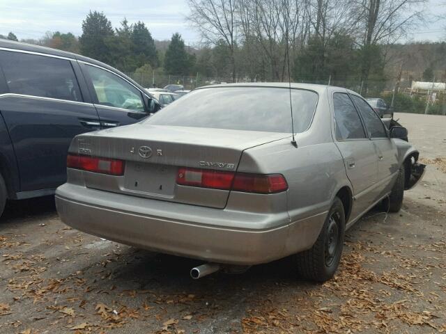 4T1BG22K0VU109374 - 1997 TOYOTA CAMRY CE GRAY photo 4