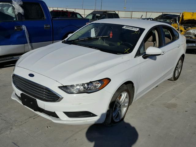 3FA6P0H72JR111924 - 2018 FORD FUSION SE WHITE photo 2