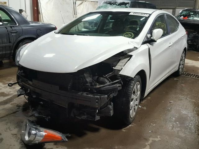 5NPDH4AE6CH135728 - 2012 HYUNDAI ELANTRA GL WHITE photo 2