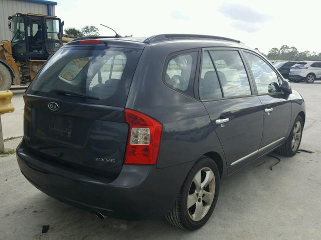 KNAFG526477097609 - 2007 KIA RONDO LX GRAY photo 4