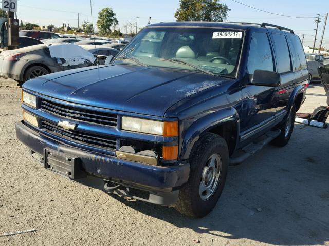 1GNEK13R0YR116961 - 2000 CHEVROLET TAHOE K150 BLUE photo 2