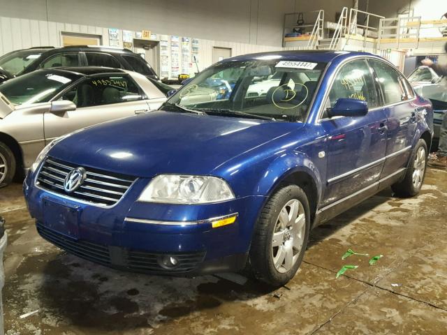 WVWTH63B12P046534 - 2002 VOLKSWAGEN PASSAT GLX BLUE photo 2