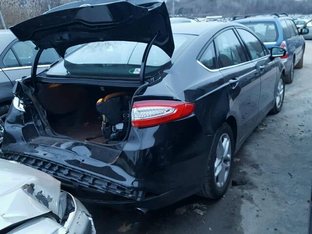 3FA6P0H78GR374072 - 2016 FORD FUSION SE BLACK photo 4