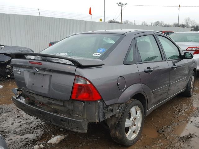 1FAFP34N17W134686 - 2007 FORD FOCUS ZX4 SILVER photo 4