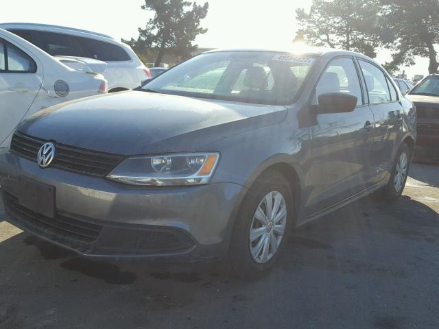 3VW2K7AJ7EM299331 - 2014 VOLKSWAGEN JETTA BASE GRAY photo 2