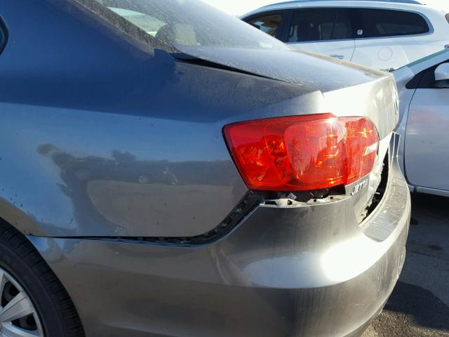 3VW2K7AJ7EM299331 - 2014 VOLKSWAGEN JETTA BASE GRAY photo 9
