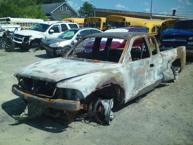 1B7GG22X11S298970 - 2001 DODGE DAKOTA SILVER photo 2