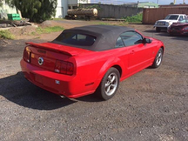 1ZVHT85H855218363 - 2005 FORD MUSTANG GT RED photo 4