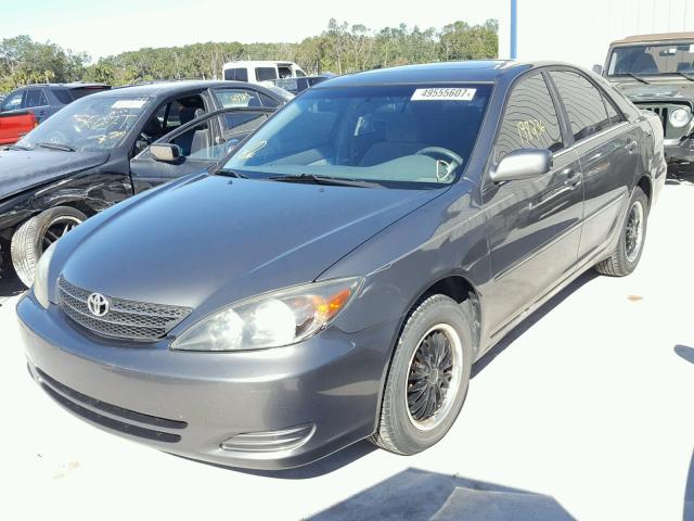 4T1BE32K62U535626 - 2002 TOYOTA CAMRY LE GRAY photo 2