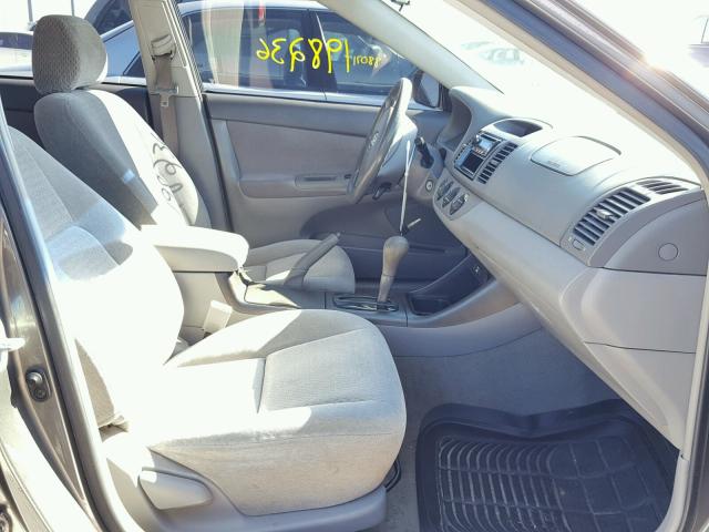 4T1BE32K62U535626 - 2002 TOYOTA CAMRY LE GRAY photo 5