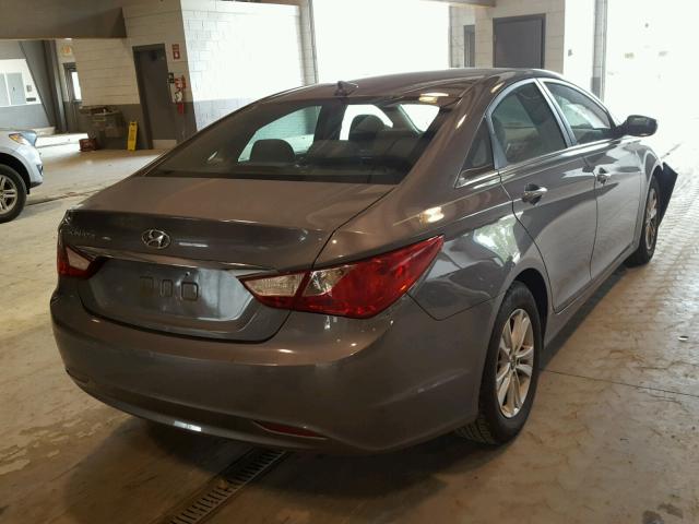 5NPEB4AC0DH708032 - 2013 HYUNDAI SONATA GLS GRAY photo 4